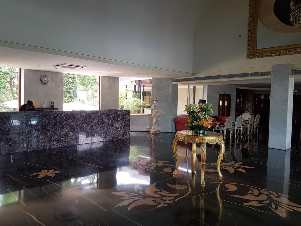 Atrio By Devam Hotell Gurgaon Exteriör bild