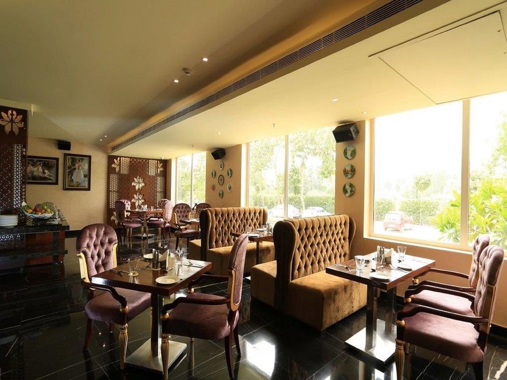 Atrio By Devam Hotell Gurgaon Exteriör bild