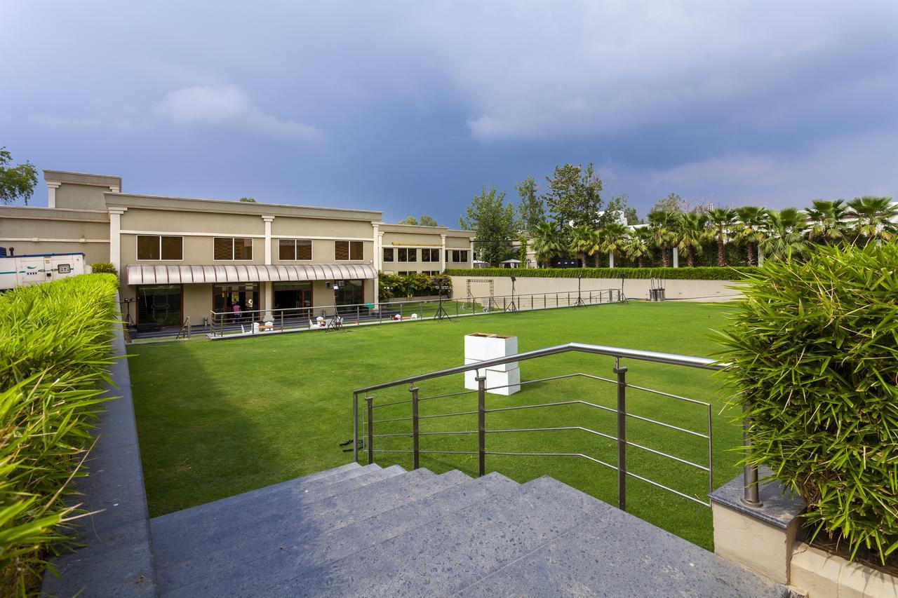 Atrio By Devam Hotell Gurgaon Exteriör bild