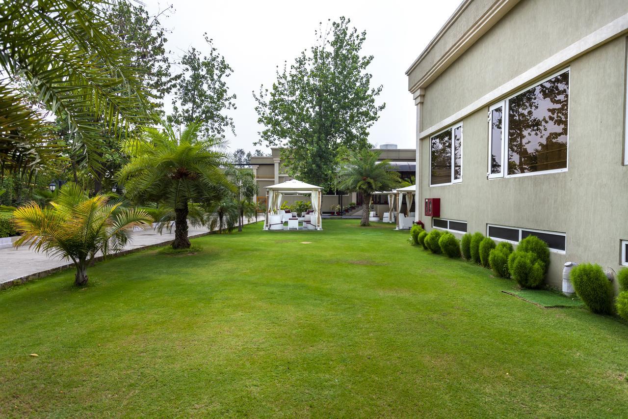 Atrio By Devam Hotell Gurgaon Exteriör bild