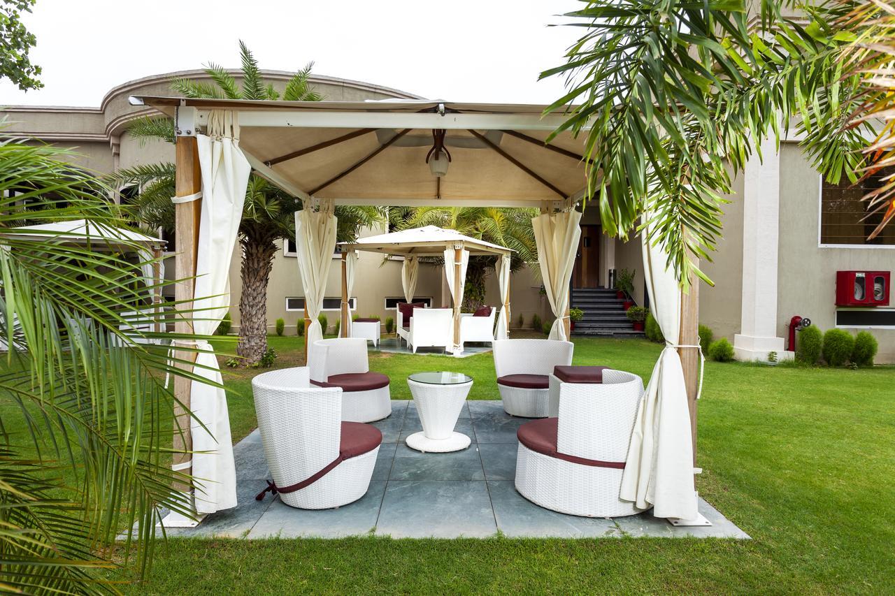 Atrio By Devam Hotell Gurgaon Exteriör bild